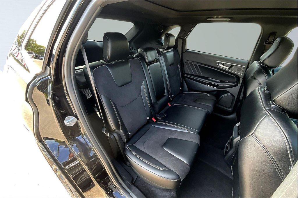 used 2022 Ford Edge car, priced at $35,998