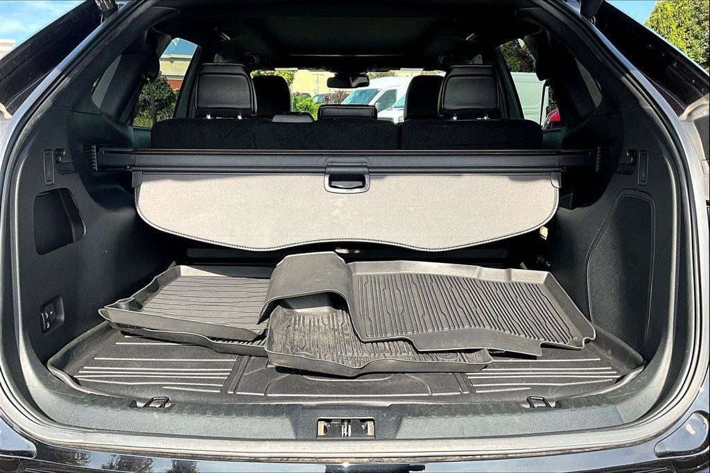 used 2022 Ford Edge car, priced at $35,998