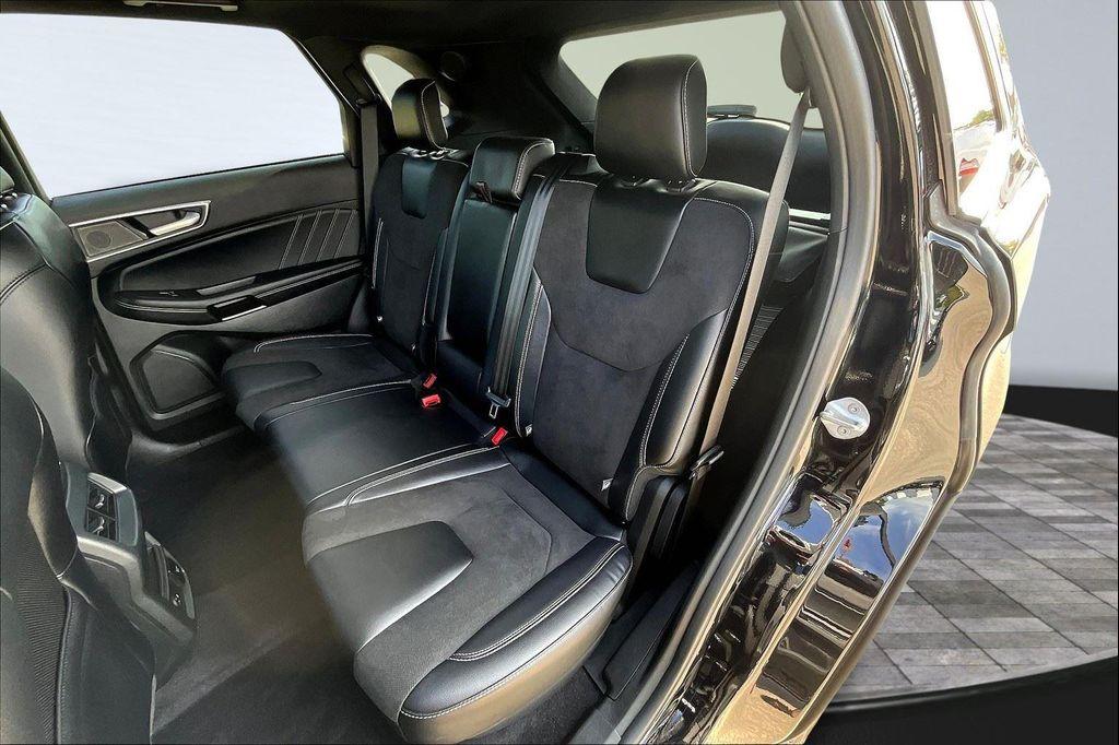 used 2022 Ford Edge car, priced at $35,998