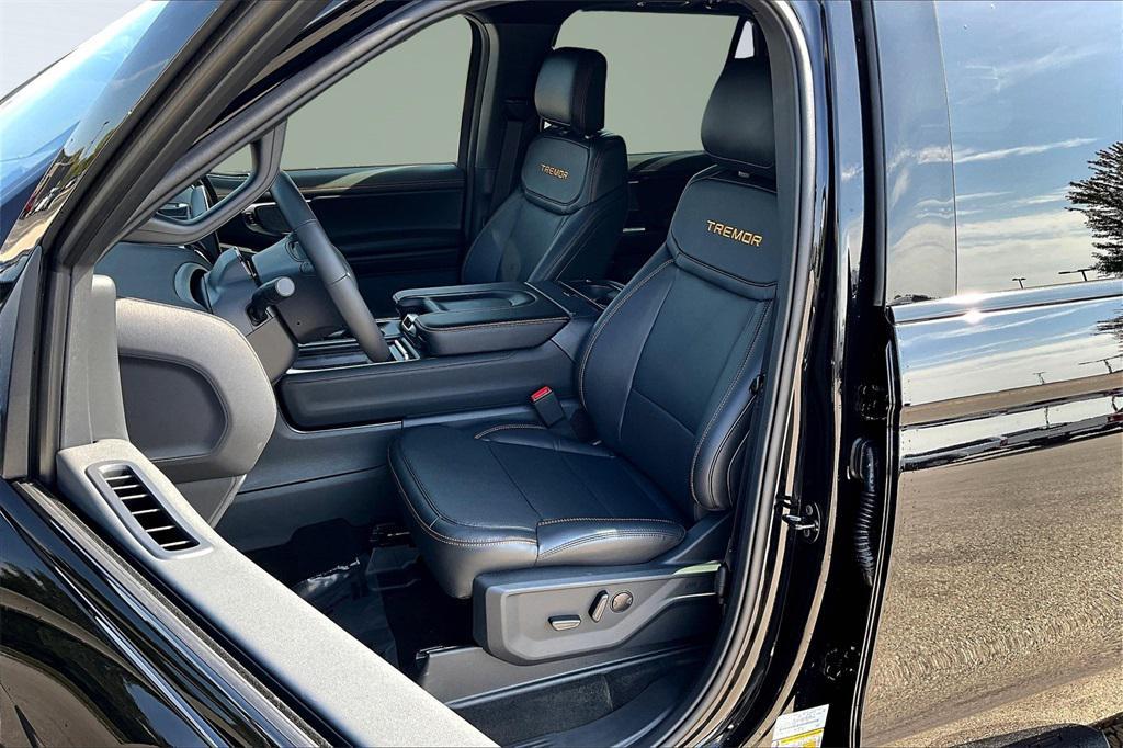 new 2025 Ford Expedition car, priced at $83,545