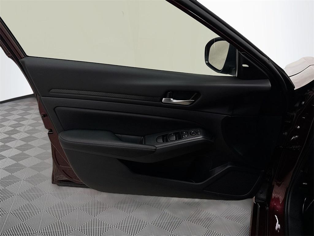 new 2025 Nissan Altima car, priced at $27,580