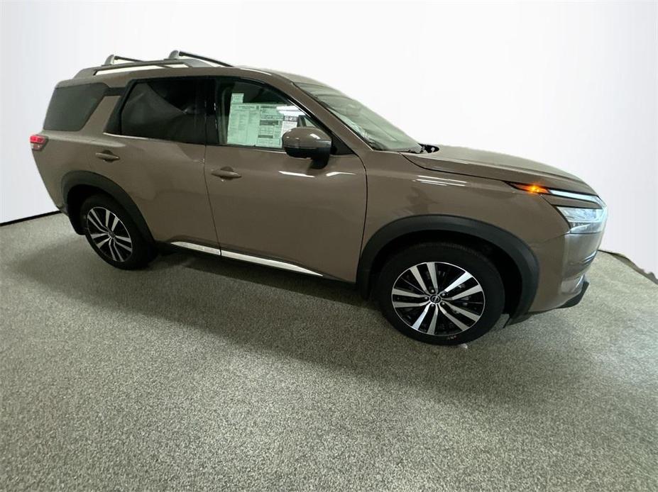 new 2024 Nissan Pathfinder car, priced at $52,976