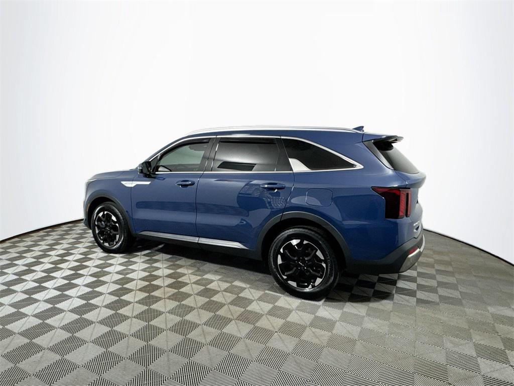 used 2024 Kia Sorento car, priced at $27,882