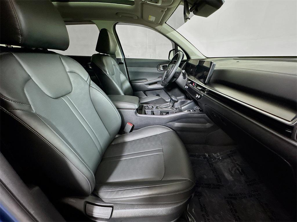 used 2024 Kia Sorento car, priced at $27,882