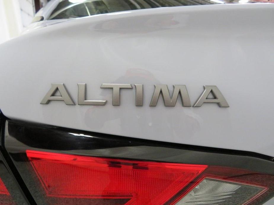 new 2024 Nissan Altima car, priced at $30,021