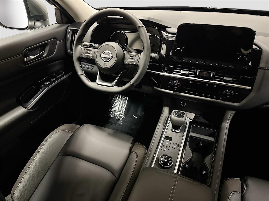 new 2025 Nissan Pathfinder car, priced at $39,424