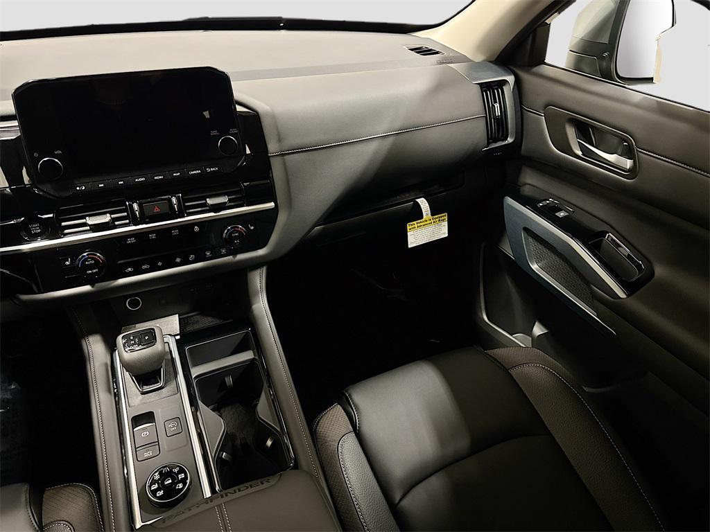 new 2025 Nissan Pathfinder car, priced at $39,424