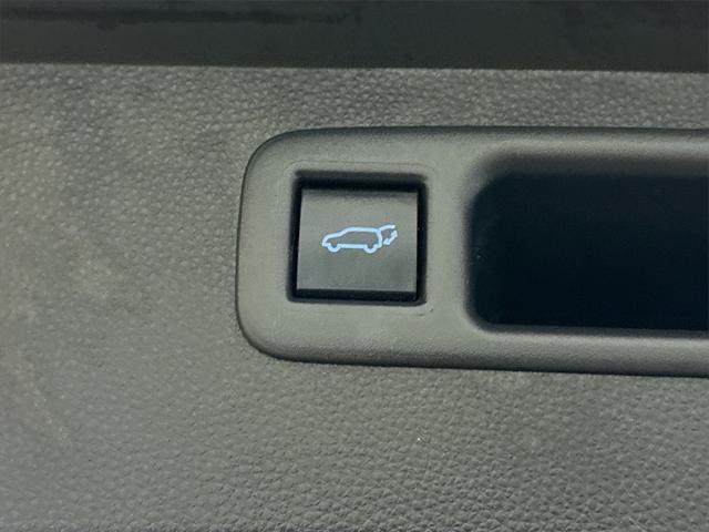 used 2021 Toyota Highlander car, priced at $18,997