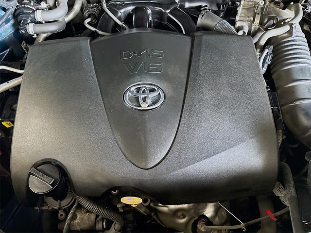 used 2021 Toyota Highlander car, priced at $18,997