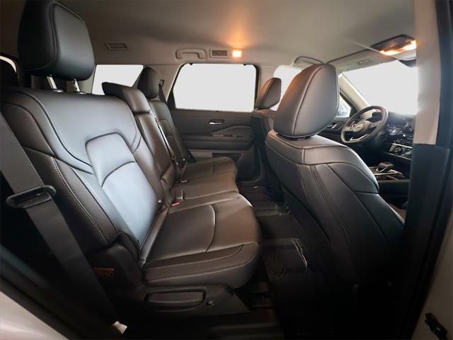 new 2025 Nissan Pathfinder car, priced at $43,202