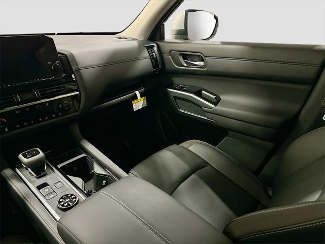 new 2025 Nissan Pathfinder car, priced at $43,202