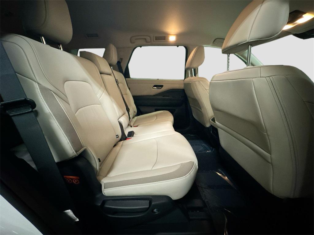 new 2025 Nissan Pathfinder car, priced at $39,971