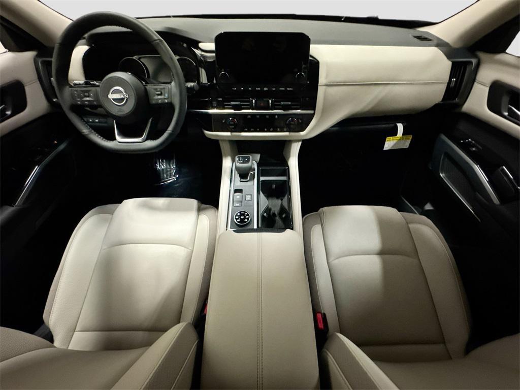 new 2025 Nissan Pathfinder car, priced at $39,971