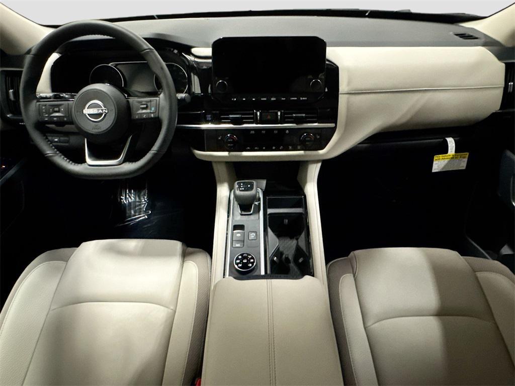 new 2025 Nissan Pathfinder car, priced at $39,971