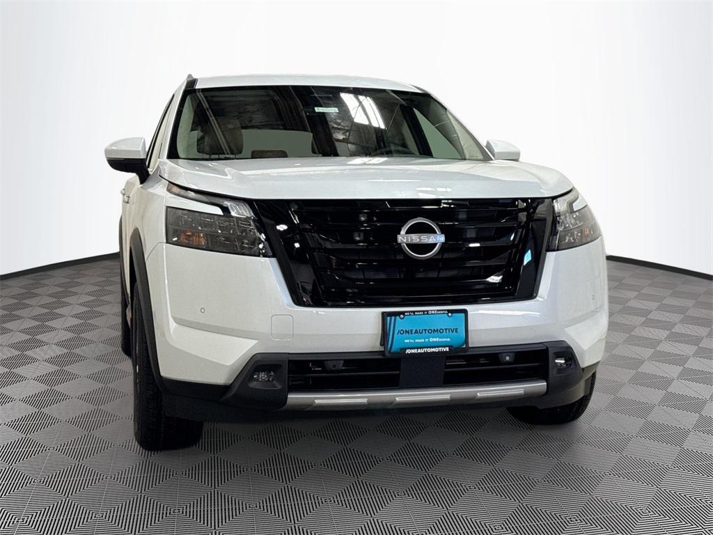 new 2025 Nissan Pathfinder car, priced at $39,971