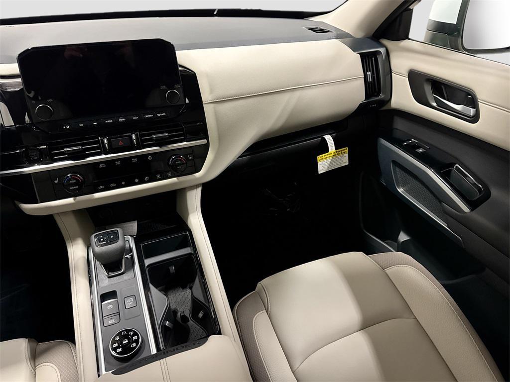 new 2025 Nissan Pathfinder car, priced at $39,971