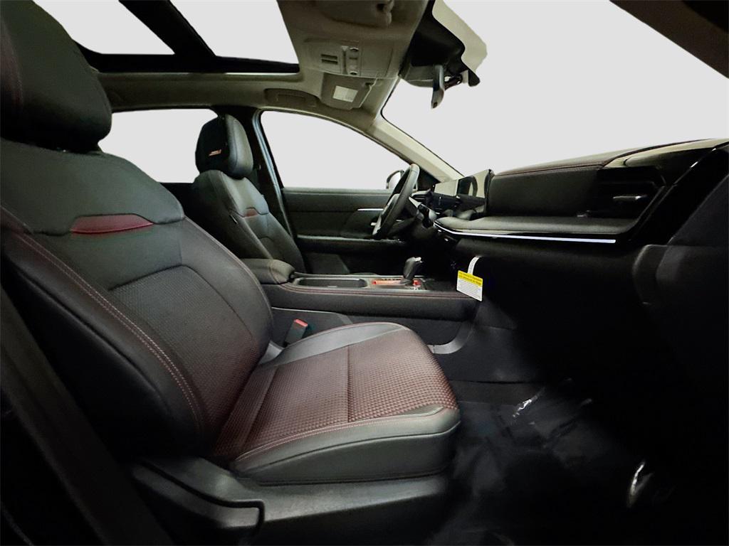 new 2025 Nissan Kicks car, priced at $32,186