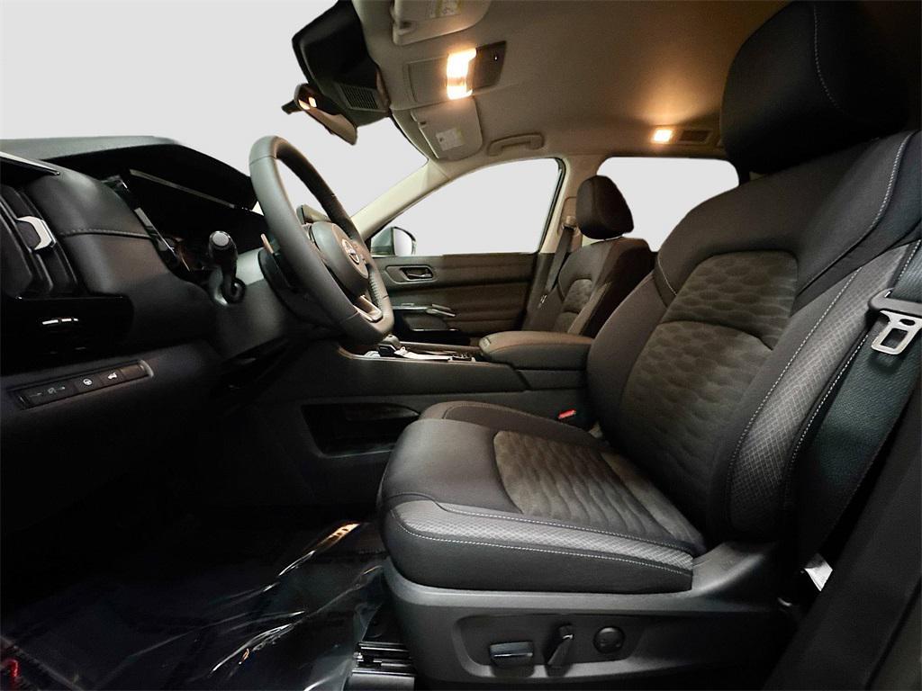 new 2025 Nissan Pathfinder car, priced at $35,165