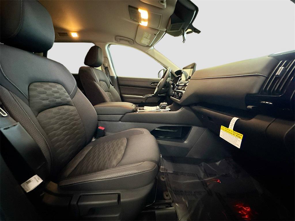 new 2025 Nissan Pathfinder car, priced at $35,165