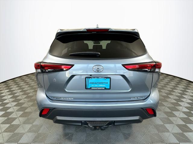 used 2022 Toyota Highlander car, priced at $38,422