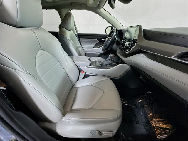 used 2022 Toyota Highlander car, priced at $38,422
