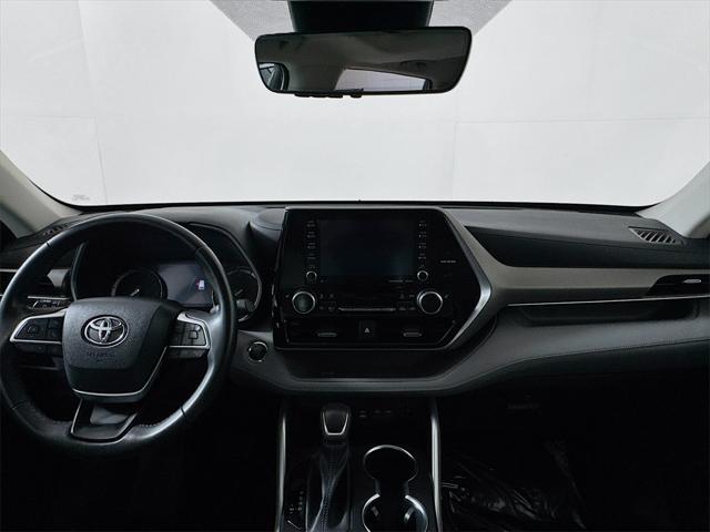 used 2022 Toyota Highlander car, priced at $38,422