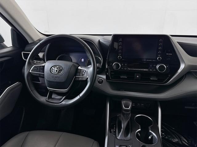 used 2022 Toyota Highlander car, priced at $38,422