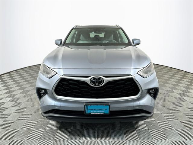 used 2022 Toyota Highlander car, priced at $38,422