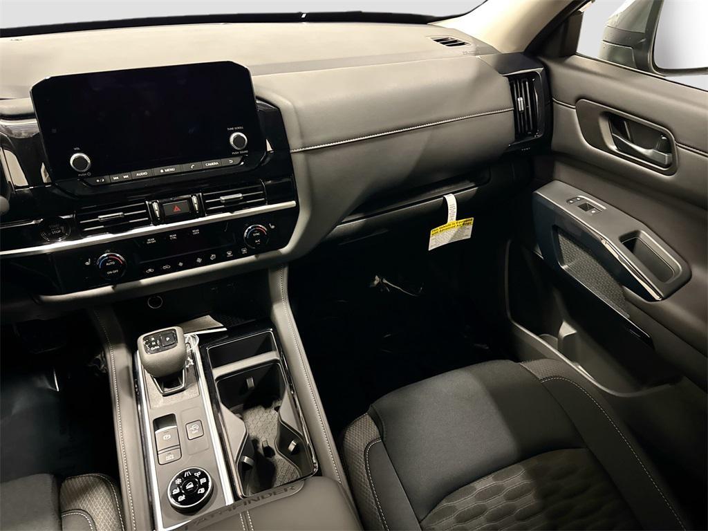 new 2025 Nissan Pathfinder car, priced at $35,174