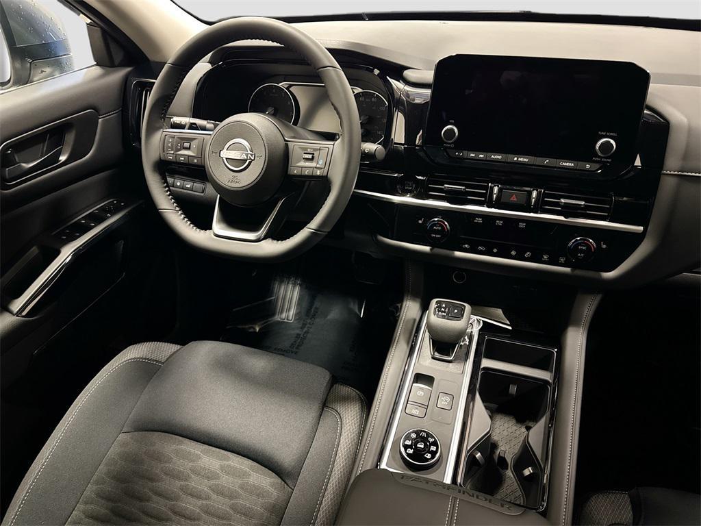 new 2025 Nissan Pathfinder car, priced at $35,174