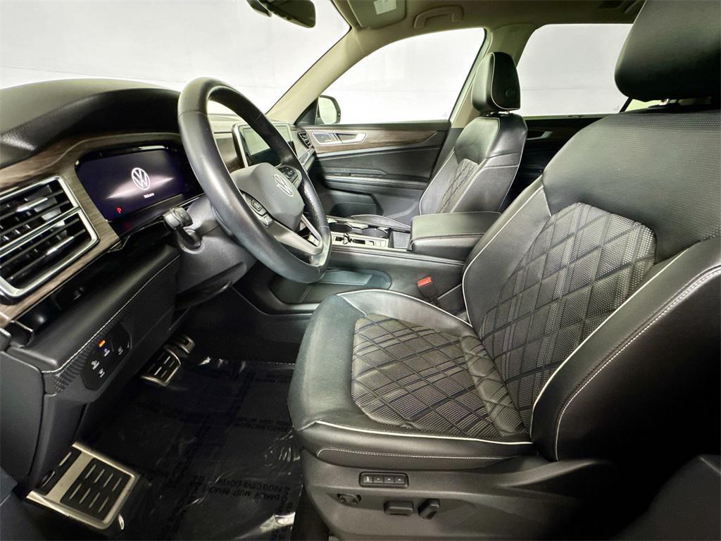 used 2024 Volkswagen Atlas car, priced at $33,422