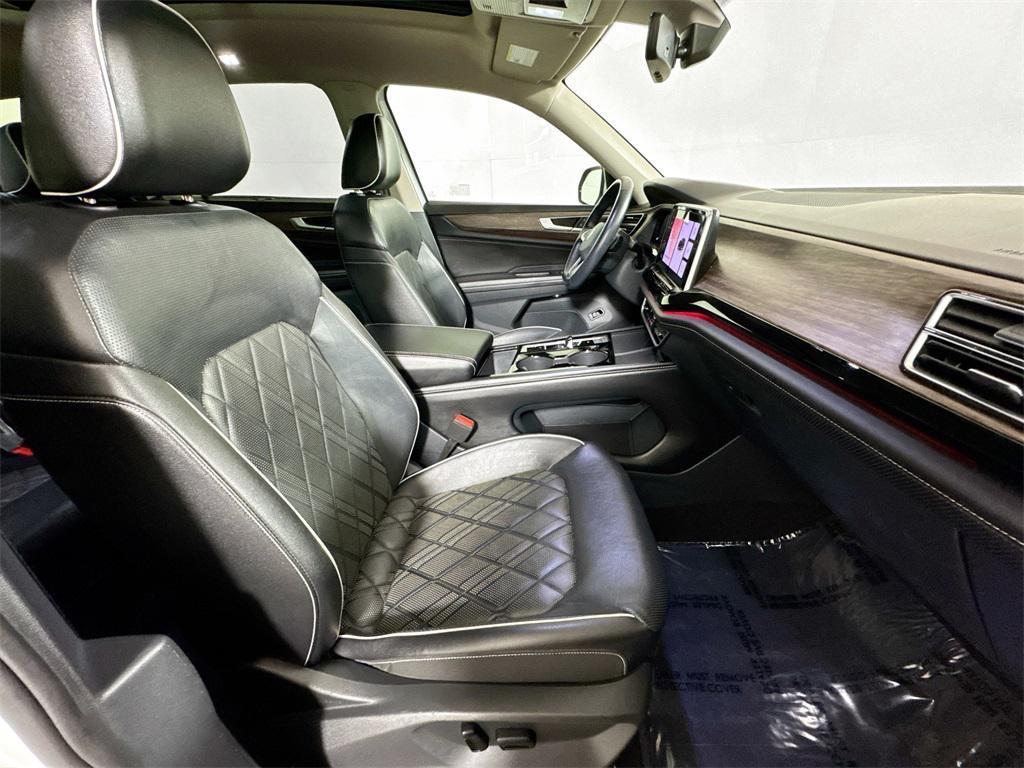 used 2024 Volkswagen Atlas car, priced at $33,422