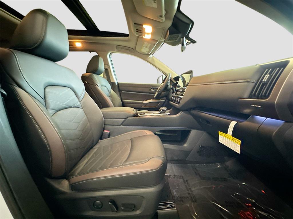 new 2025 Nissan Pathfinder car, priced at $48,465