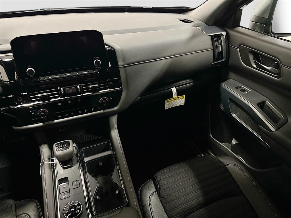 new 2025 Nissan Pathfinder car, priced at $37,777