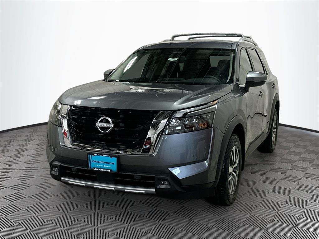new 2025 Nissan Pathfinder car, priced at $39,995