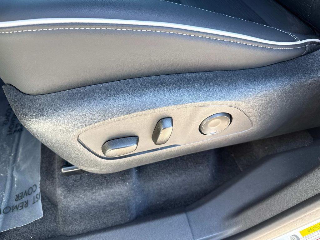 used 2025 Buick Enclave car, priced at $43,759