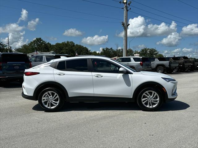 new 2025 Buick Envista car, priced at $26,559