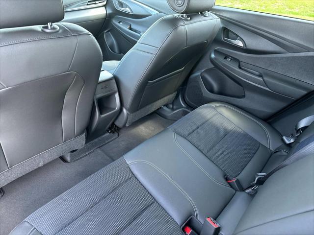 new 2025 Buick Envista car, priced at $26,559