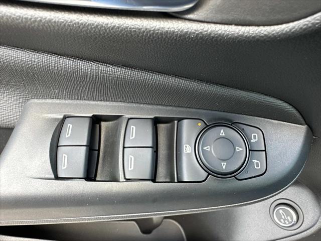 new 2025 Buick Envista car, priced at $27,039
