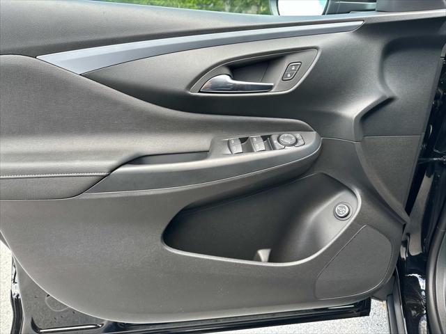 new 2025 Buick Envista car, priced at $27,039