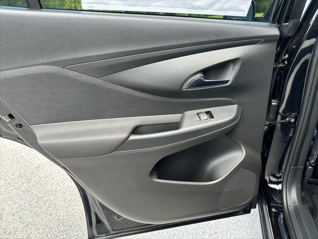 new 2025 Buick Envista car, priced at $27,039