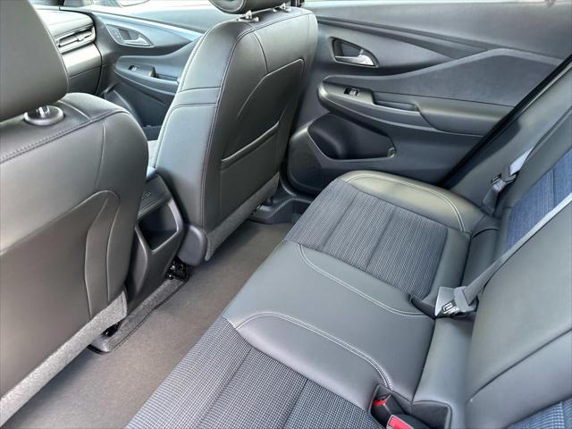 new 2025 Buick Envista car, priced at $27,039