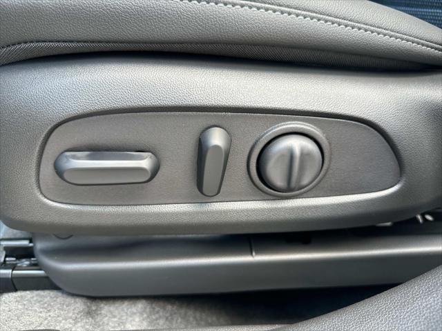 new 2025 Buick Envista car, priced at $27,039