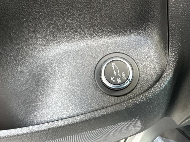 new 2025 Buick Envista car, priced at $27,039