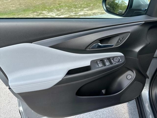 new 2025 Buick Envista car, priced at $26,926