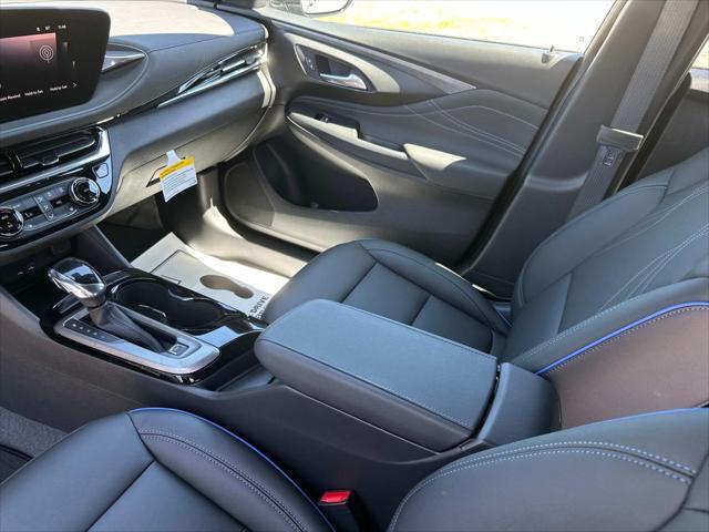 new 2025 Buick Envista car, priced at $28,008