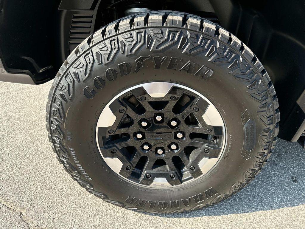 new 2025 GMC HUMMER EV Pickup car, priced at $112,565
