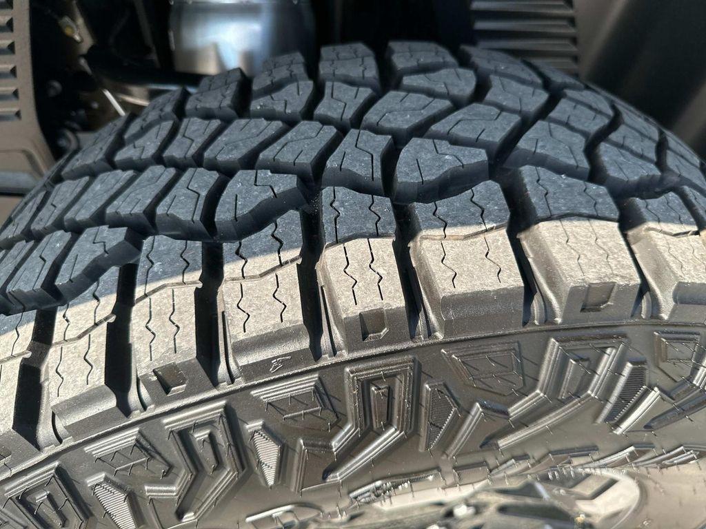 new 2025 GMC HUMMER EV Pickup car, priced at $109,565