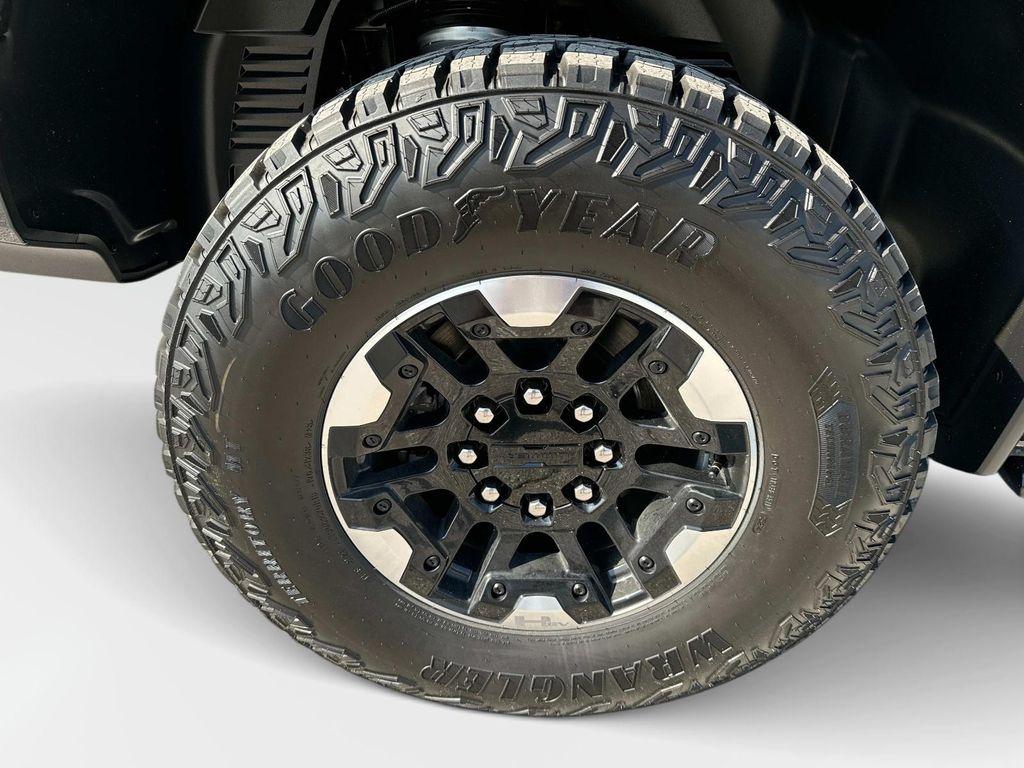 new 2025 GMC HUMMER EV Pickup car, priced at $109,565