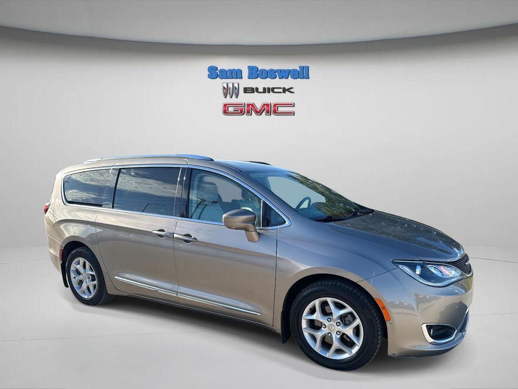 used 2017 Chrysler Pacifica car, priced at $11,514